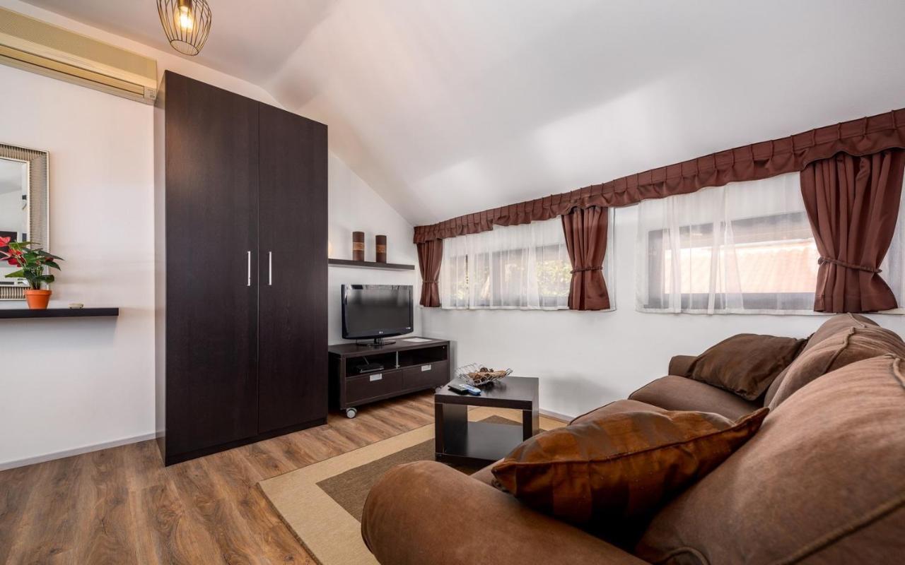 Apartment Katoro Umag Exterior photo