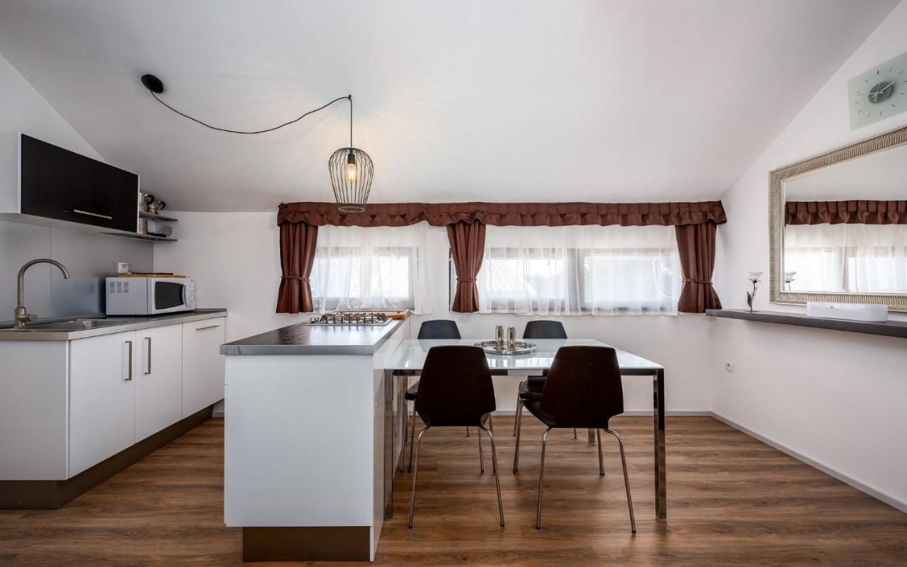 Apartment Katoro Umag Exterior photo